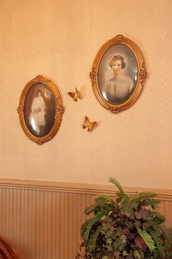 The Historic Wolf Hotel Ellinwood Екстериор снимка