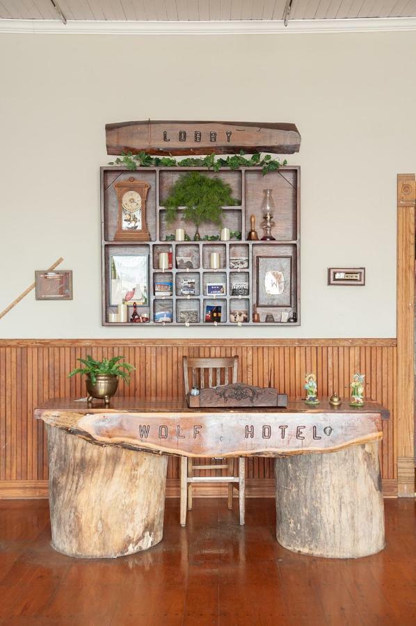 The Historic Wolf Hotel Ellinwood Екстериор снимка